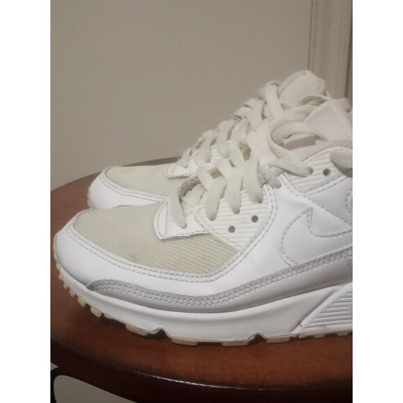 Size 8 - Women’s Nike Air Max 90 White Triple White Running Shoes Lace Up - Picture 8 of 14